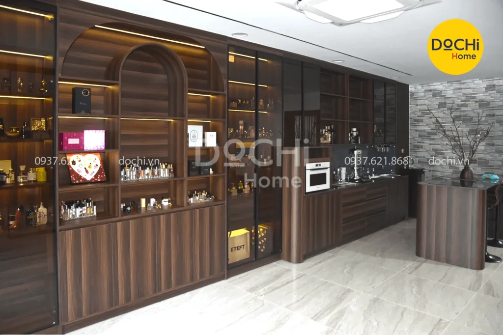 Hệ tủ nước hoa nối liền kệ rượu kết hợp bàn đảo