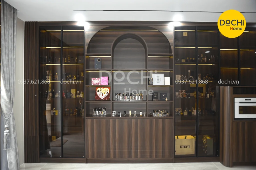 Hệ tủ nước hoa nối liền kệ rượu kết hợp bàn đảo